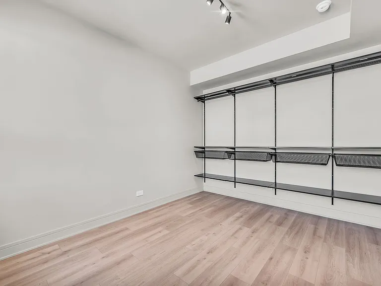 3701 W Dickens Ave #1 — Photo 13