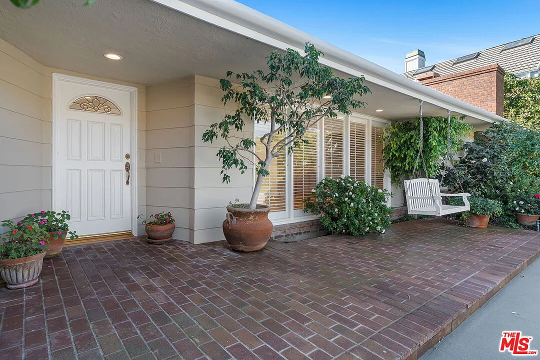 5 bed, 4.0 bath, 3438 sqft, $18,260 — Photo 3