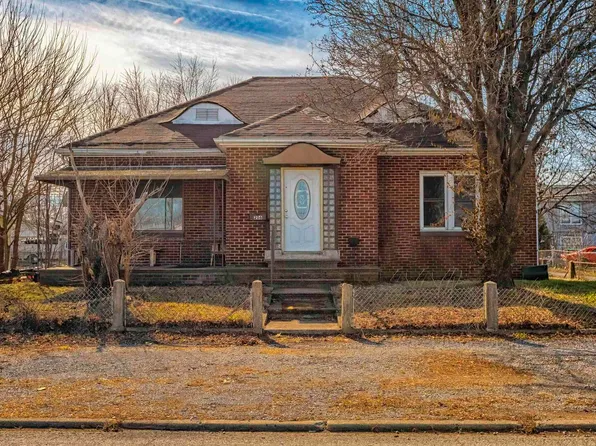 206 W Oak St, West Frankfort, IL 62896