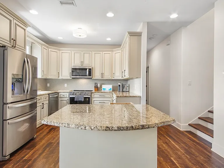 5806 Jasmine Ct — Photo 6