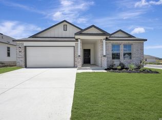 1009 Eagle Xing, Seguin, TX 78155