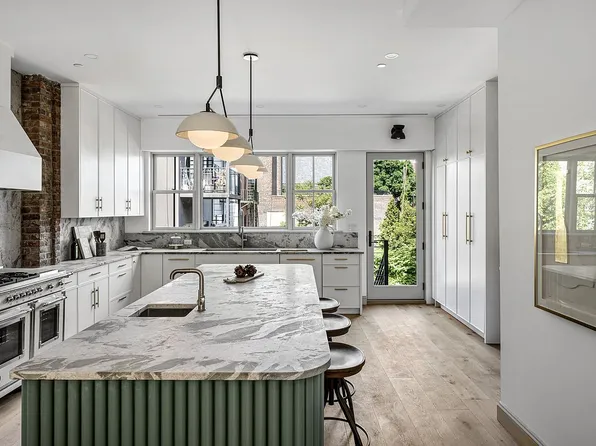 566 Henry St, Brooklyn, NY 11231