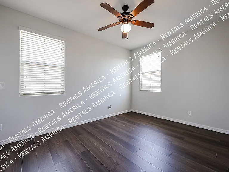 1930 S Sycamore Pl — Photo 6