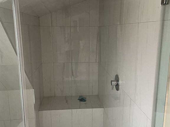landlord_unit_photo_55845630_14