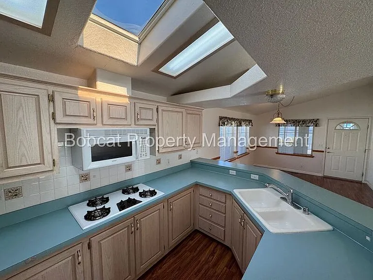 1129 Gambrel Dr — Photo 7