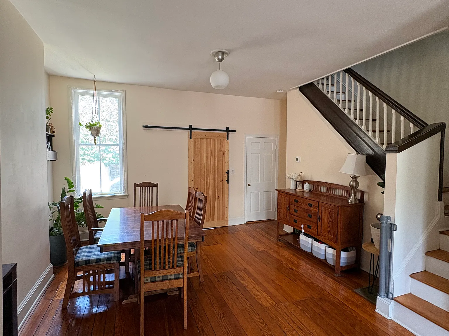 2 bed, 1.5 bath, 1400 sqft, $3,950 — Photo 2