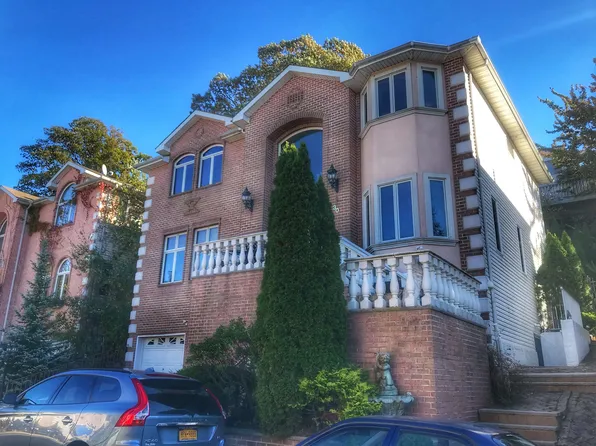 30 Michael Loop image 1 of 1