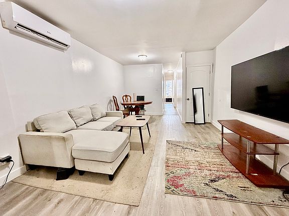 2nd image of 2311A Pacific St #1