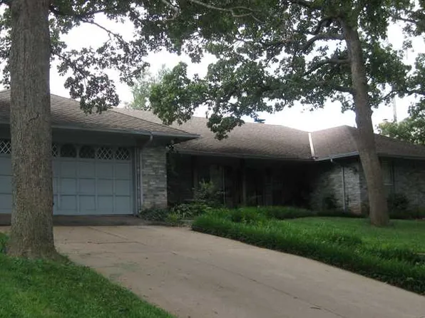 1212 Ridgecrest Rd, Edmond, OK 73013