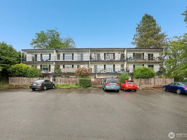 1020 S 230th Street #106, Des Moines, WA 98198