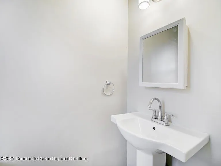 869 Mariposa Ct — Photo 10