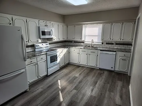 12223 Weir St Photo 1