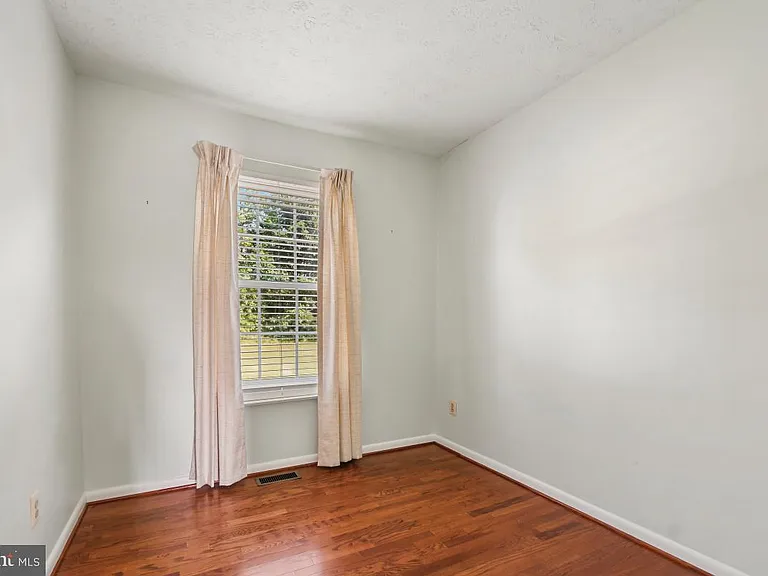 2 Chelmsford Ct — Photo 18