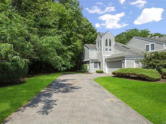 2nd image of 11 Woodlands Dr