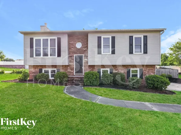 6020 Stone Bluff Dr, Clemmons, NC 27012