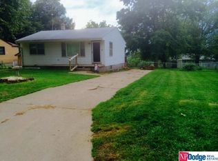 5434 S 49th St, Omaha, NE 68117