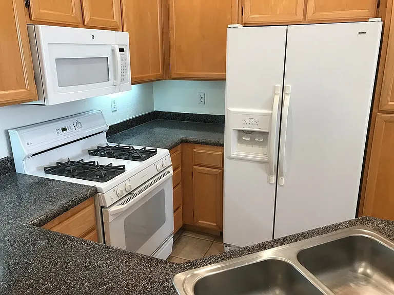 402 Bay Berry Pl — Photo 9