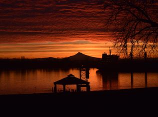 22300 NW Gillihan Rd, Portland, OR 97231