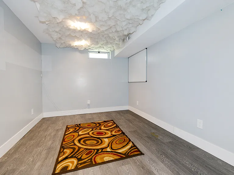22 Olive St — Photo 26