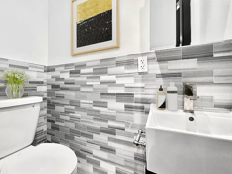 307 W 114th St #1D — Photo 5