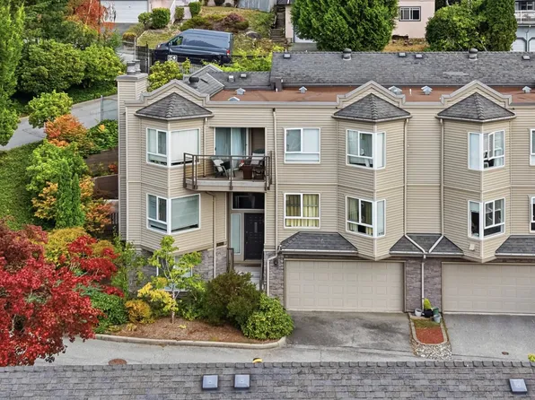 1215 Lansdowne Dr #411, Coquitlam, BC V3E 2P2