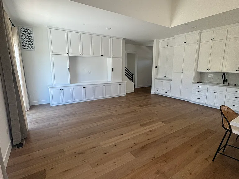 320 Cecile Ct — Photo 3