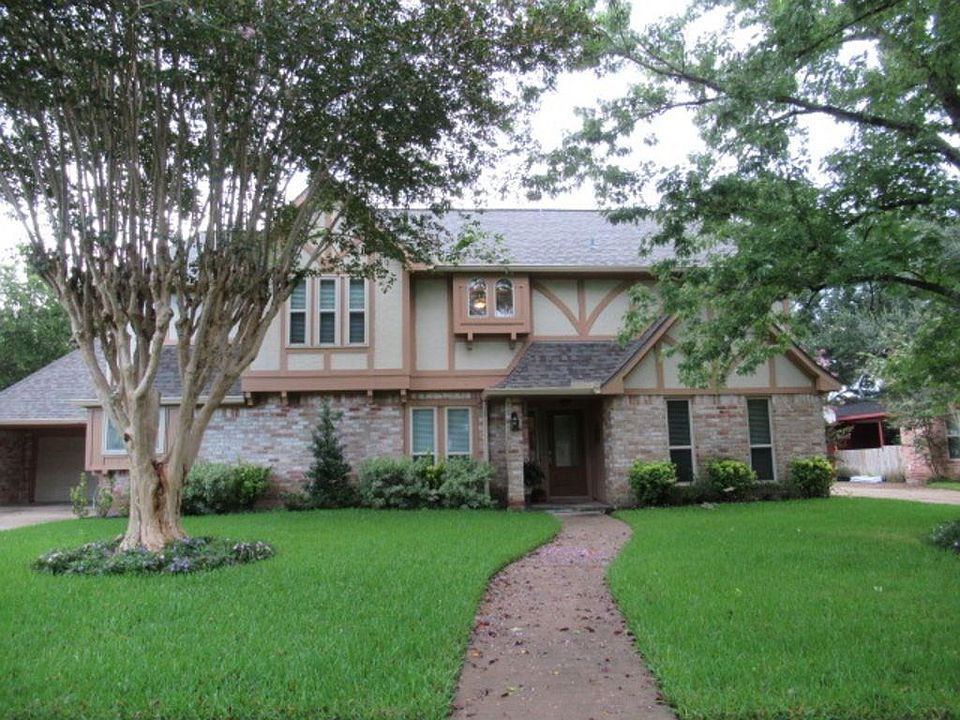 1st image of 3911 Crow Valley Dr