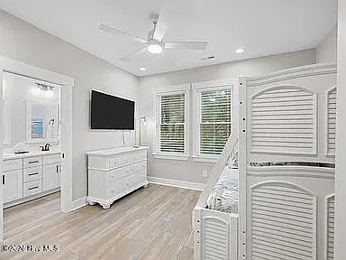 331 Live Oak St S #SOUTH — Photo 12