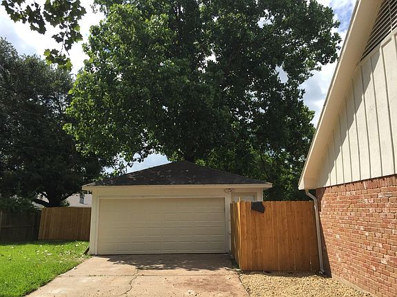 2nd image of 13507 Sherwood St