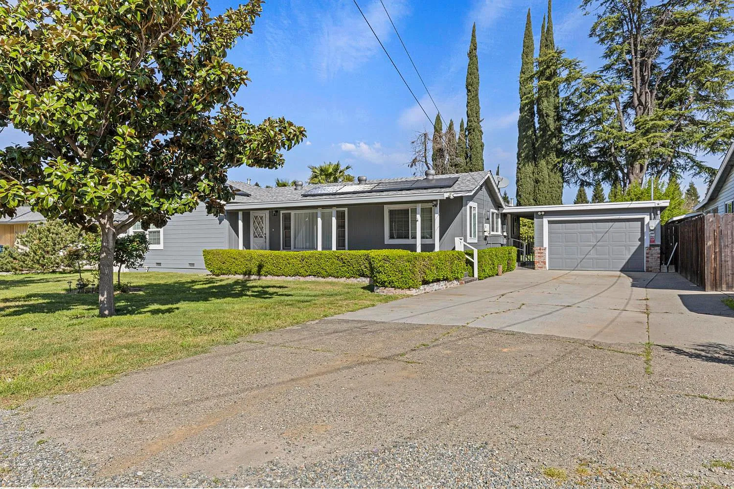 661 Cassidy Ave photo 1