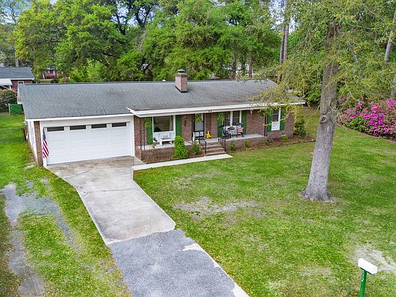 4th image of 512 Dogwood Cir
