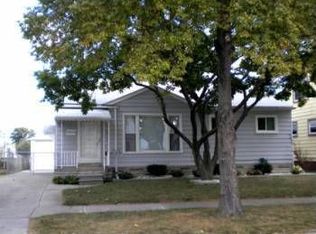 29540 Dembs Dr, Roseville, MI 48066