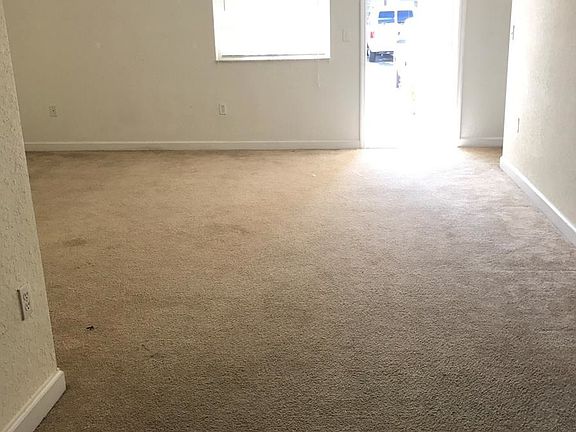 5th image of 2741 NE 4th St #1021