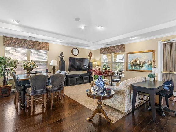 5th image of 902 Eastridge Drive