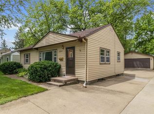 3904 42nd St, Des Moines, IA 50310