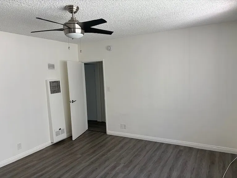1341 N Poinsettia Pl — Photo 11