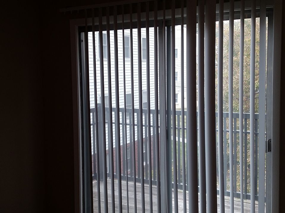 1st image of 7704 Poppleton Plz APT 5