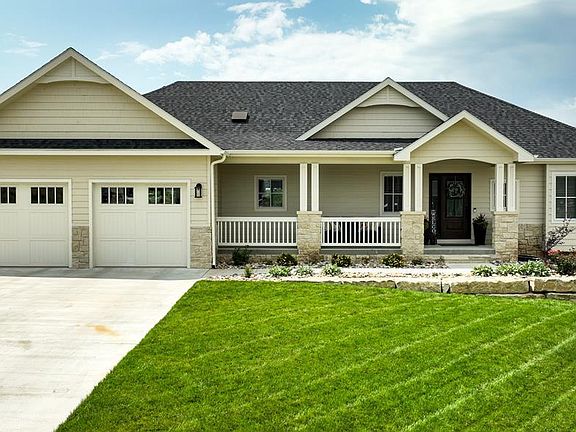 2nd image of 1208 Larkspur Ln