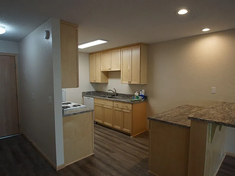 Larpenteur Estates Apartments — Photo 81