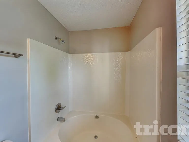 3912 Farlow Rd — Photo 10