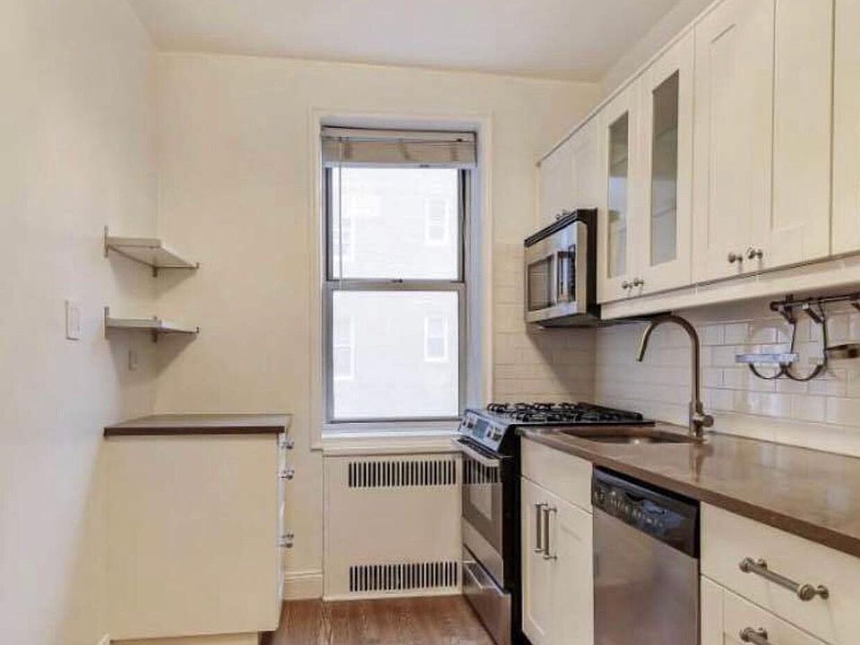 2nd image of 15075 87th Ave