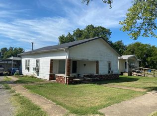 1301 W 10th St, Coffeyville, KS 67337