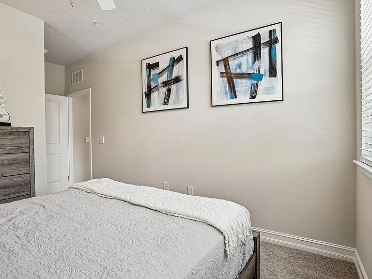 Lake Tavares Apartments — Photo 40
