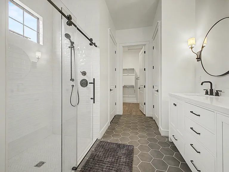 4412 N 203rd Dr — Photo 11