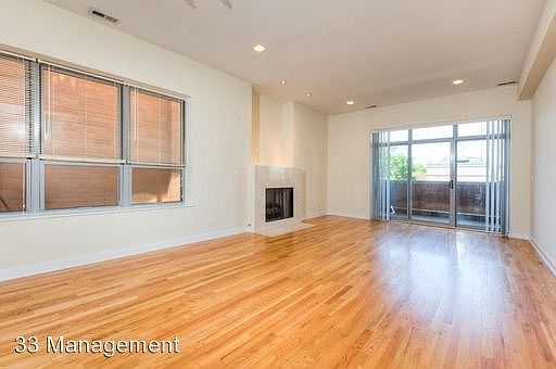 3rd image of 2417 W Erie St Unit 303