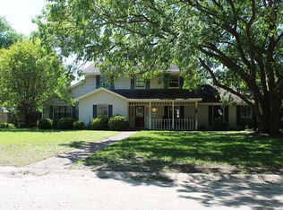 1839 Lake Manor Dr, Greenville, MS 38701
