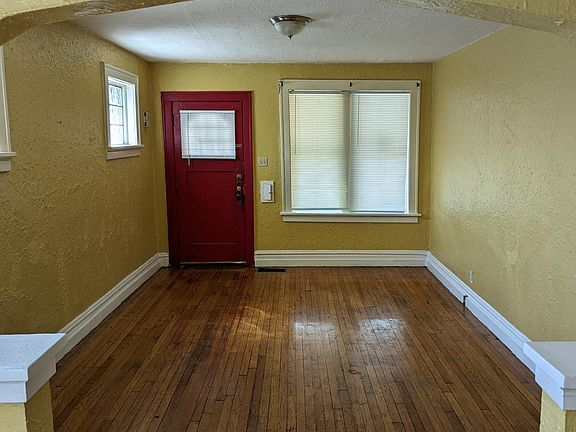 3rd image of 5242 S Grand Blvd #1F