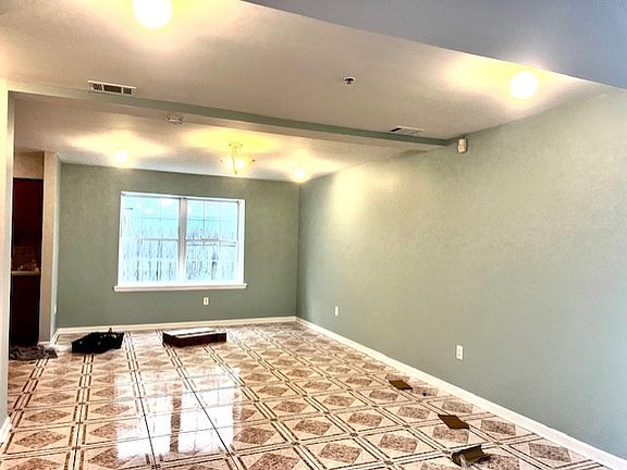 3rd image of 37 Newark St Floor 1