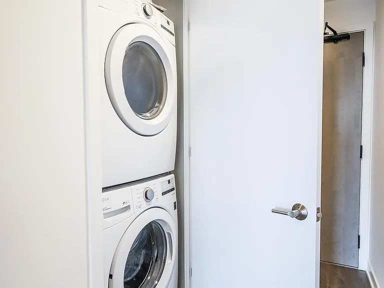 130 River St #902 — Photo 31