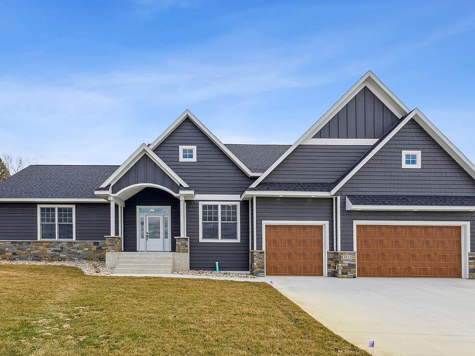 1st image of 3613 Crestwood Rdg NE